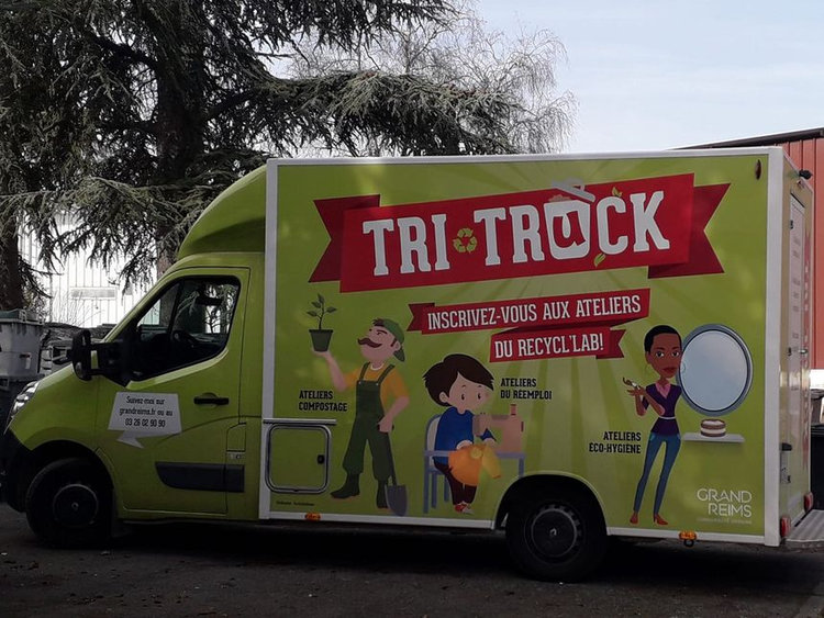 TRI TRUCK